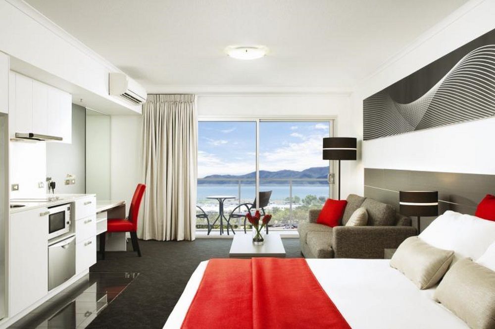 Oaks Townsville Metropole Hotel Room photo